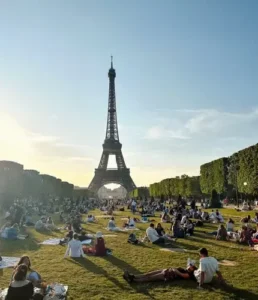Eiffel tower history eiffel tourists